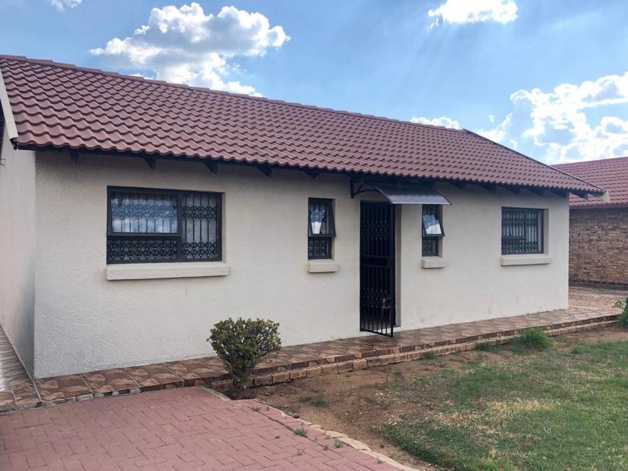 3 Bedroom Property for Sale in Mmabatho North West